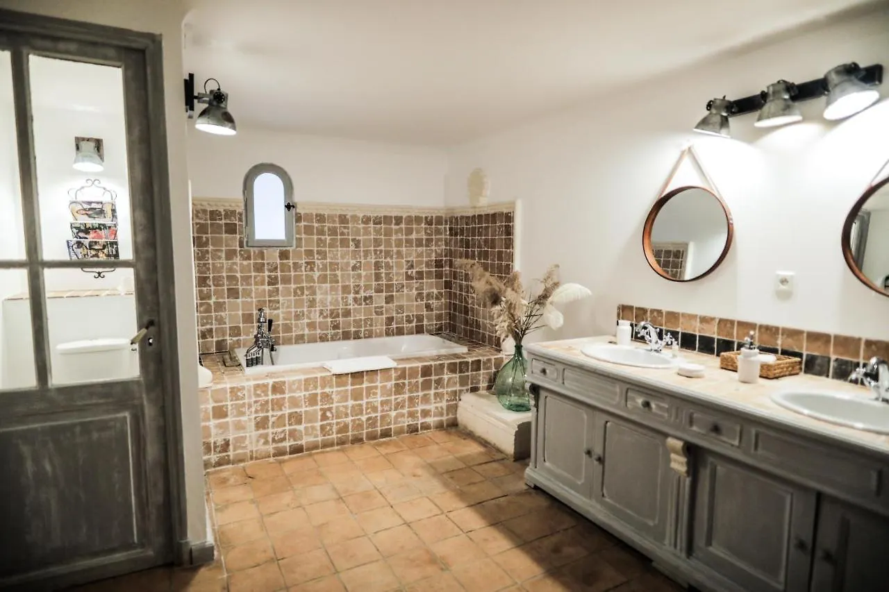 L'Insoupconnee Saint Remy De Provence Hotel Noves Guest house